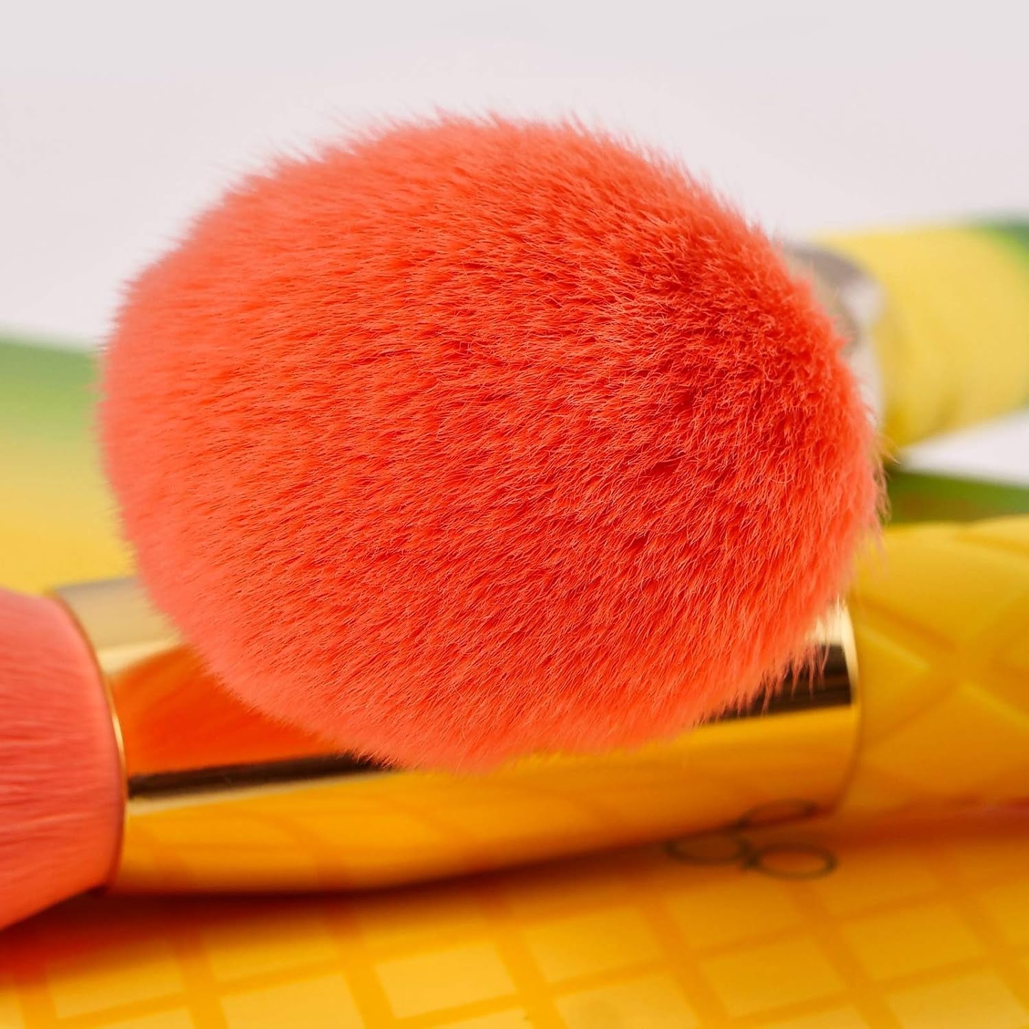 Makeup Brushes Pineapple 16 Piece Makeup Brush Set Premium Synthetic Kabuki Foundation Blending Face Powder Mineral Eyeshadow Make up Brushes Set