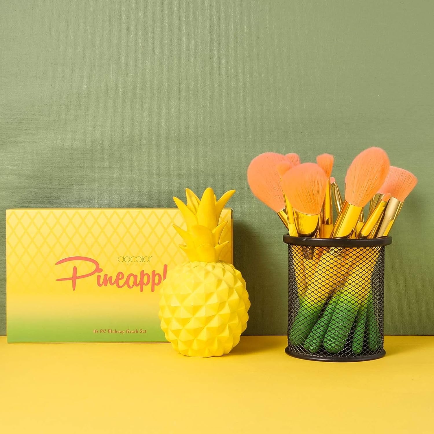 Makeup Brushes Pineapple 16 Piece Makeup Brush Set Premium Synthetic Kabuki Foundation Blending Face Powder Mineral Eyeshadow Make up Brushes Set